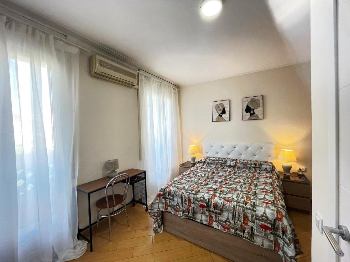 Rooms Nueva Valencia Барселона Екстер'єр фото