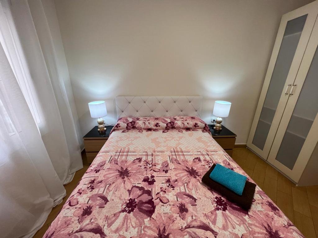 Rooms Nueva Valencia Барселона Екстер'єр фото