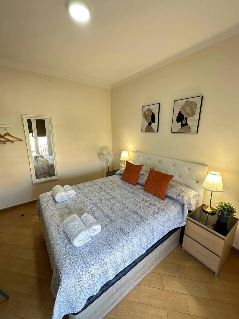 Rooms Nueva Valencia Барселона Екстер'єр фото