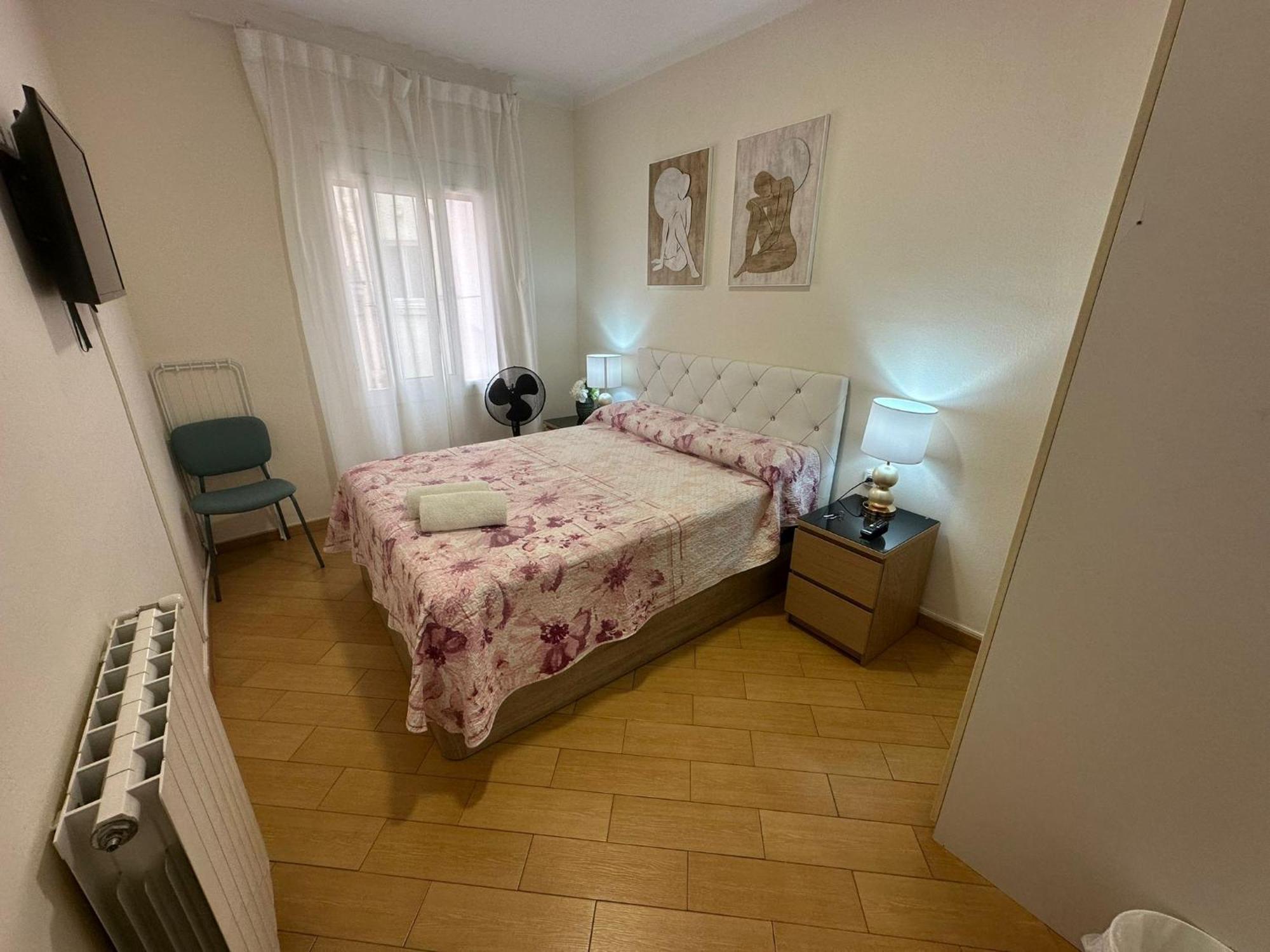 Rooms Nueva Valencia Барселона Екстер'єр фото